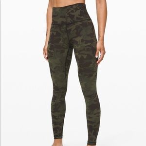*LULULEMOM* camo wunder under leggings 💚